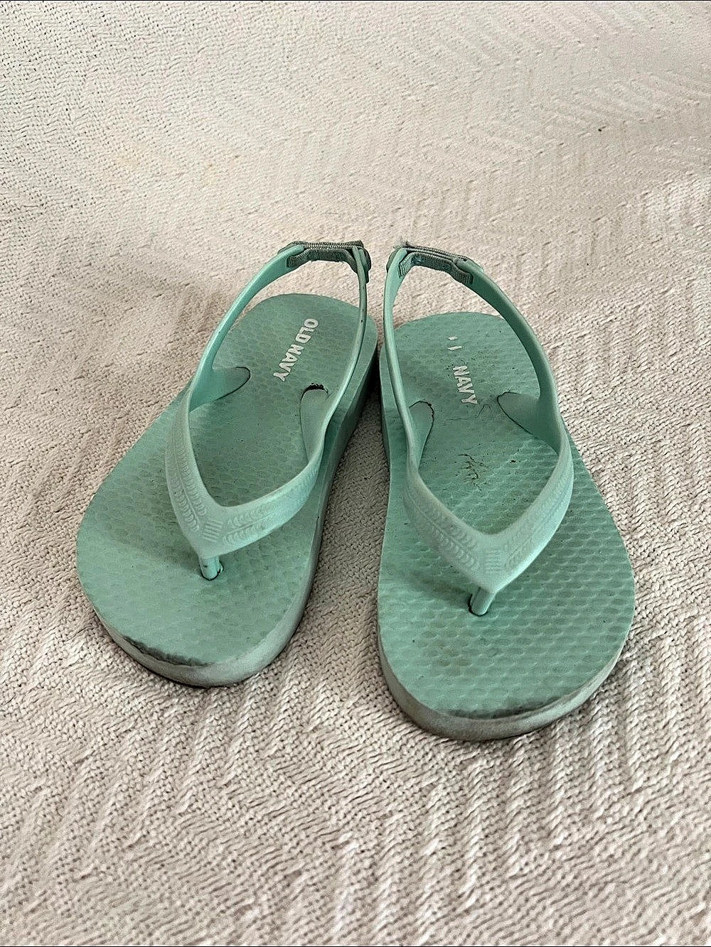Old Navy toddler Flip Flop Sandals